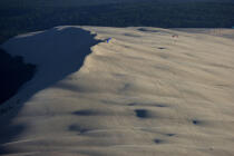 Paragliders on the Pilat Dune. © Philip Plisson / Plisson La Trinité / AA10348 - Photo Galleries - Site of interest [33]