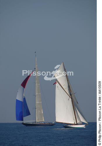 Velsheda et Mariquita - Classic Week 2005 - © Philip Plisson / Plisson La Trinité / AA10509 - Nos reportages photos - Monaco Classic Week 2011
