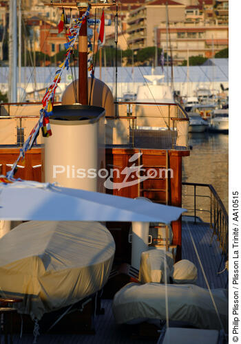 Dans le port de Monaco. - © Philip Plisson / Plisson La Trinité / AA10515 - Nos reportages photos - Monaco Classic Week 2011