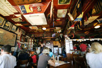 Le Café Sport "Chez Peter" à Horta. © Philip Plisson / Plisson La Trinité / AA10646 - Nos reportages photos - Café