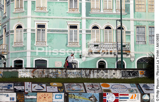 La digue du port d' Horta aux Açores. - © Philip Plisson / Plisson La Trinité / AA10693 - Nos reportages photos - Portugal