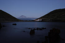 Nuit sur l' île Faial aux Açores. © Philip Plisson / Plisson La Trinité / AA10713 - Nos reportages photos - Nuit