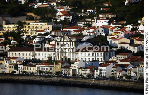 La ville d' Horta aux Açores. - © Philip Plisson / Plisson La Trinité / AA10720 - Nos reportages photos - Faial