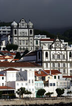 La ville d' Horta aux Açores. © Philip Plisson / Plisson La Trinité / AA10740 - Nos reportages photos - Digue