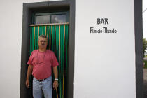 Le bar de la fin du monde sur Faial aux Açores. © Philip Plisson / Plisson La Trinité / AA10757 - Nos reportages photos - Café