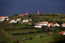 Vue sur la campagne de l'île Faial aux Açores. © Philip Plisson / Plisson La Trinité / AA10775 - Nos reportages photos - Champ