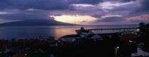 Coucher de soleil sur Horta aux Açores. © Philip Plisson / Plisson La Trinité / AA10803 - Nos reportages photos - Les îles de Faial et Pico aux Açores