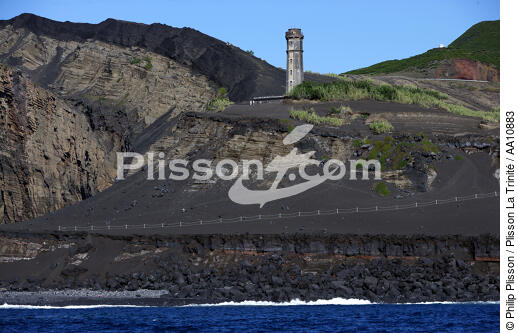 La pointe Dos Capelinhos sur Faial aux Açores. - © Philip Plisson / Plisson La Trinité / AA10883 - Nos reportages photos - Ile [Por]