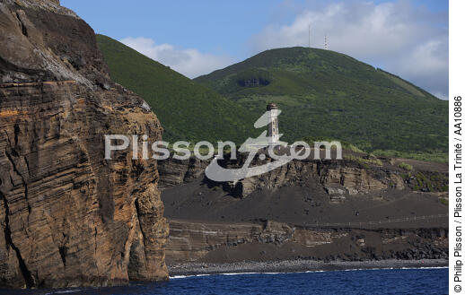 La pointe Dos Capelinhos sur Faial aux Açores. - © Philip Plisson / Plisson La Trinité / AA10886 - Nos reportages photos - Volcan