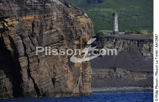 La pointe Dos Capelinhos sur Faial aux Açores. - © Philip Plisson / Plisson La Trinité / AA10887 - Nos reportages photos - Les îles de Faial et Pico aux Açores