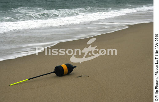 Sur une plage du Massachusetts. - © Philip Plisson / Plisson La Trinité / AA10940 - Nos reportages photos - Bouée