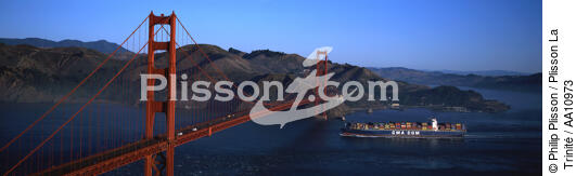 The Golden Gate in San Francisco. - © Philip Plisson / Plisson La Trinité / AA10973 - Photo Galleries - Containership