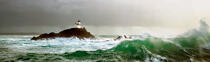 Le phare de Tevennec dans le Raz de Sein. © Philip Plisson / Plisson La Trinité / AA11084 - Nos reportages photos - Tempêtes