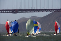 Regatta under the Golden Gate bridge. © Philip Plisson / Plisson La Trinité / AA11129 - Photo Galleries - California
