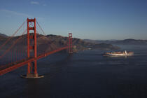 Le pont du Golden Gate en baie de San Francisco. © Philip Plisson / Plisson La Trinité / AA11191 - Nos reportages photos - Le CMA CGM Marco Polo