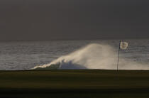 Wave in Monterey, California. © Philip Plisson / Plisson La Trinité / AA11300 - Photo Galleries - Golf