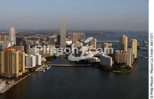 Miami. - © Philip Plisson / Plisson La Trinité / AA11371 - Nos reportages photos - Immeuble