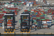 Port de commerce à Miami. © Philip Plisson / Plisson La Trinité / AA11395 - Nos reportages photos - Porte-conteneurs
