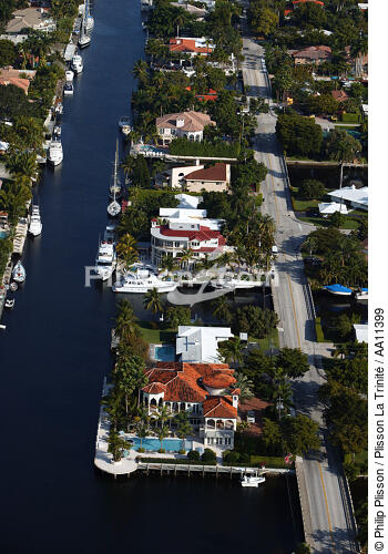 Houses in Miami. - © Philip Plisson / Plisson La Trinité / AA11399 - Photo Galleries - Swimming pool