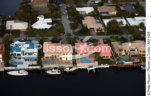 Houses on Miami coast. - © Philip Plisson / Plisson La Trinité / AA11429 - Photo Galleries - Town [Florida]