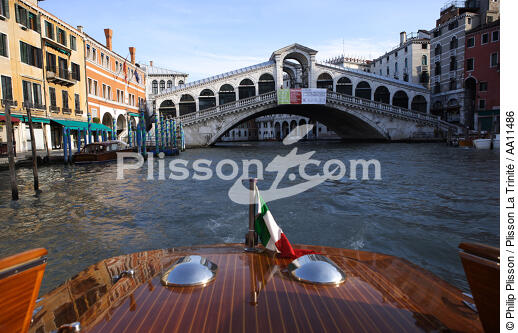 Le pont Rialto à Venise. - © Philip Plisson / Plisson La Trinité / AA11486 - Nos reportages photos - Pavillon