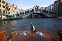 Le pont Rialto à Venise. © Philip Plisson / Plisson La Trinité / AA11486 - Nos reportages photos - Pont Rialto [Le]