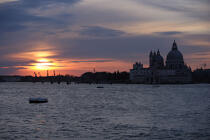 Coucher de soleil sur Venise. © Philip Plisson / Plisson La Trinité / AA11499 - Nos reportages photos - Ville