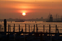 Coucher de soleil sur Venise. © Philip Plisson / Plisson La Trinité / AA11527 - Nos reportages photos - Venise sous tous les angles