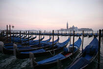 Gondoles à Venise. © Philip Plisson / Plisson La Trinité / AA11574 - Nos reportages photos - Gondole