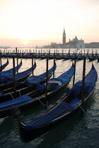 Gondoles à Venise. © Philip Plisson / Plisson La Trinité / AA11577 - Nos reportages photos - Venise sous tous les angles
