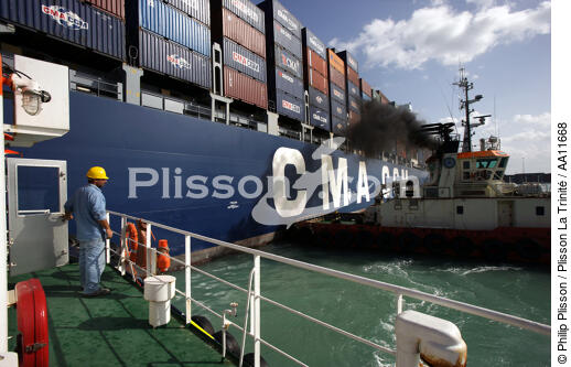 Container ships In Malta. - © Philip Plisson / Plisson La Trinité / AA11668 - Photo Galleries - Man