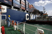 Container ships In Malta. © Philip Plisson / Plisson La Trinité / AA11668 - Photo Galleries - Man