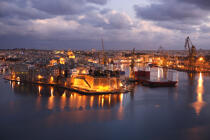 Sight of the ramparts of Valletta. © Philip Plisson / Plisson La Trinité / AA11681 - Photo Galleries - Sky
