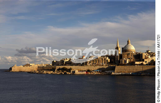 Malta. - © Philip Plisson / Plisson La Trinité / AA11721 - Photo Galleries - Blue sky