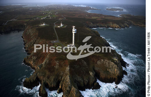 Le phare du Stiff. - © Philip Plisson / Plisson La Trinité / AA11806 - Nos reportages photos - Ecume