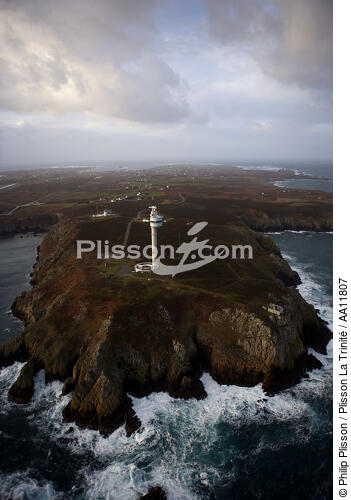 La tour radar du Stiff. - © Philip Plisson / Plisson La Trinité / AA11807 - Nos reportages photos - Rocher