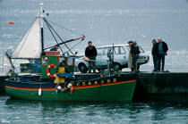 Retour de pêche dans le Finistère. © Philip Plisson / Plisson La Trinité / AA11836 - Nos reportages photos - Pêcheur