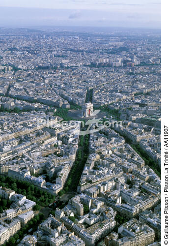 La Tour Eiffel de Paris. - © Guillaume Plisson / Plisson La Trinité / AA11937 - Nos reportages photos - Place de l'Etoile