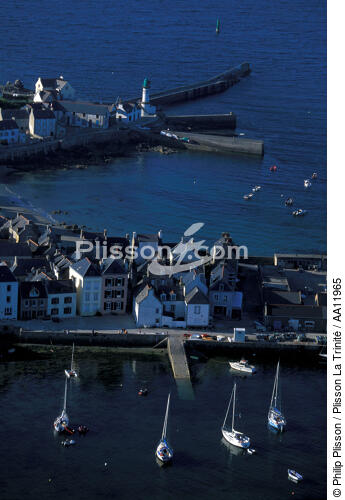 Feu de port de l' île de Sein. - © Philip Plisson / Plisson La Trinité / AA11965 - Nos reportages photos - Môle