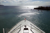 Arrivée du Queen Mary 2 à Fort-de-France. © Philip Plisson / Plisson La Trinité / AA12001 - Nos reportages photos - Mer calme