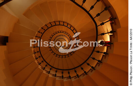 The staircase of the lighthouse of Cap Ferrat. - © Philip Plisson / Plisson La Trinité / AA12010 - Photo Galleries - Staircase