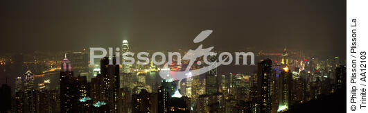 Hong Kong de nuit. - © Philip Plisson / Plisson La Trinité / AA12103 - Nos reportages photos - Immeuble