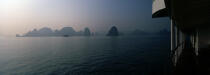 The Along Bay in Vietnam. © Philip Plisson / Plisson La Trinité / AA12113 - Photo Galleries - Dawn