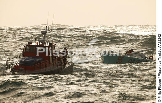 Towing a 60 foot by Conquet lifeboat. - © Philip Plisson / Plisson La Trinité / AA12242 - Photo Galleries - Sea Rescue