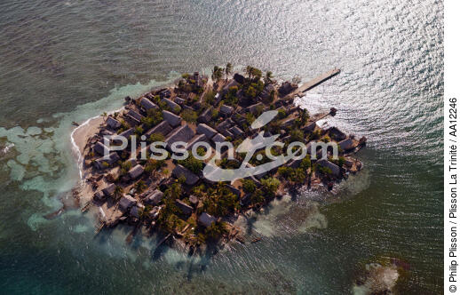 Une des îles de l'archipel des San Blas au Panama. - © Philip Plisson / Plisson La Trinité / AA12246 - Nos reportages photos - L'archipel des San Blas