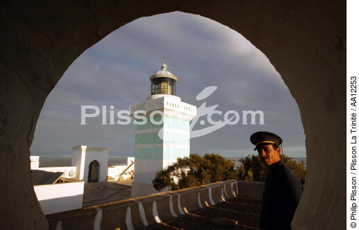 Gardien de phare au Maroc. - © Philip Plisson / Plisson La Trinité / AA12253 - Nos reportages photos - Gardien de phare