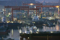 Chantier naval Hyundai en Corée du Sud. © Philip Plisson / Plisson La Trinité / AA12256 - Nos reportages photos - Le CMA CGM Marco Polo