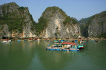 Village de pêcheurs vietnamiens. © Philip Plisson / Plisson La Trinité / AA12361 - Nos reportages photos - Maison flottante