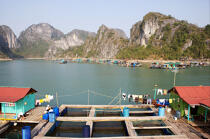 Village de pêcheurs vietnamiens. © Philip Plisson / Plisson La Trinité / AA12362 - Nos reportages photos - Maison flottante