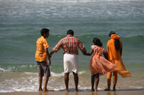 Offrandes sur la plage de Varkala. © Philip Plisson / Plisson La Trinité / AA12521 - Nos reportages photos - Ville [Kerala]